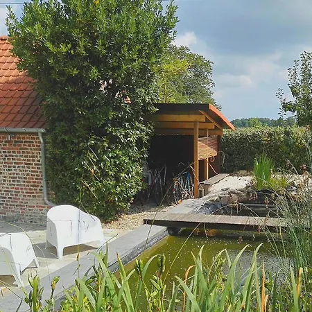 بيت للعطل Schoen Renoviertes Ferienhaus Fuer Acht Personen In Idyllischer Lage, Mit Terrasse Und Garten